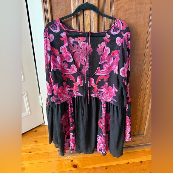 Free People - Picture 1 of 3